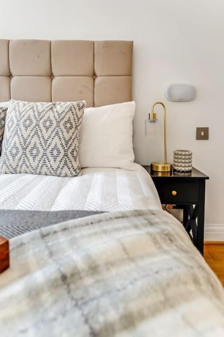 Apartament Unique 2 Bed 2 Bath Victorian Flat Regents Park Londra