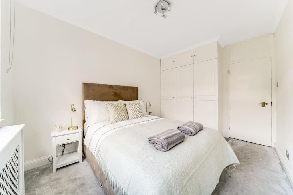 Unique 2 Bed 2 Bath Victorian Flat Regents Park Londra