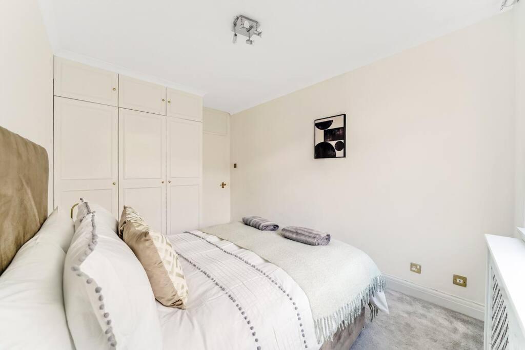 Unique 2 Bed 2 Bath Victorian Flat Regents Park Londra