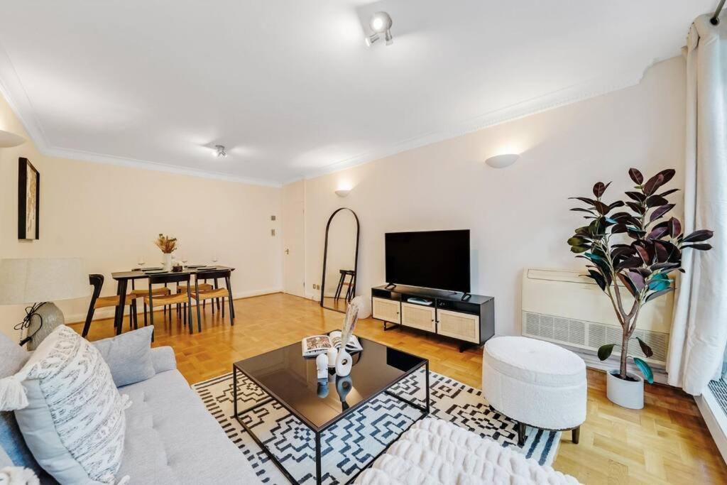 Unique 2 Bed 2 Bath Victorian Flat Regents Park * Londra