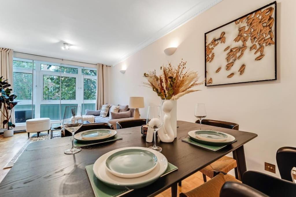 Unique 2 Bed 2 Bath Victorian Flat Regents Park * Londra